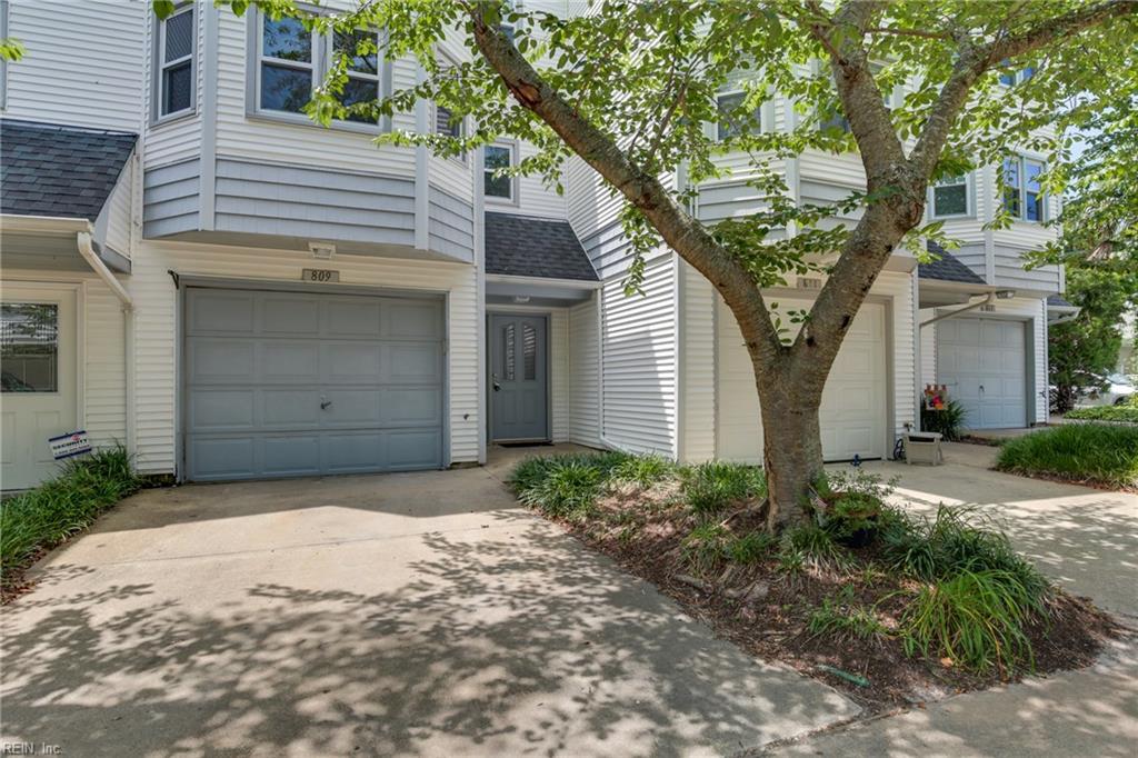 809 Baltic Walk