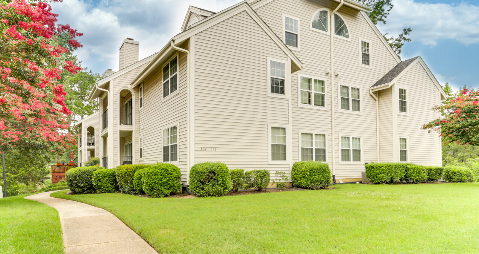 392 River Forest Rd. 392 River Forest Rd.