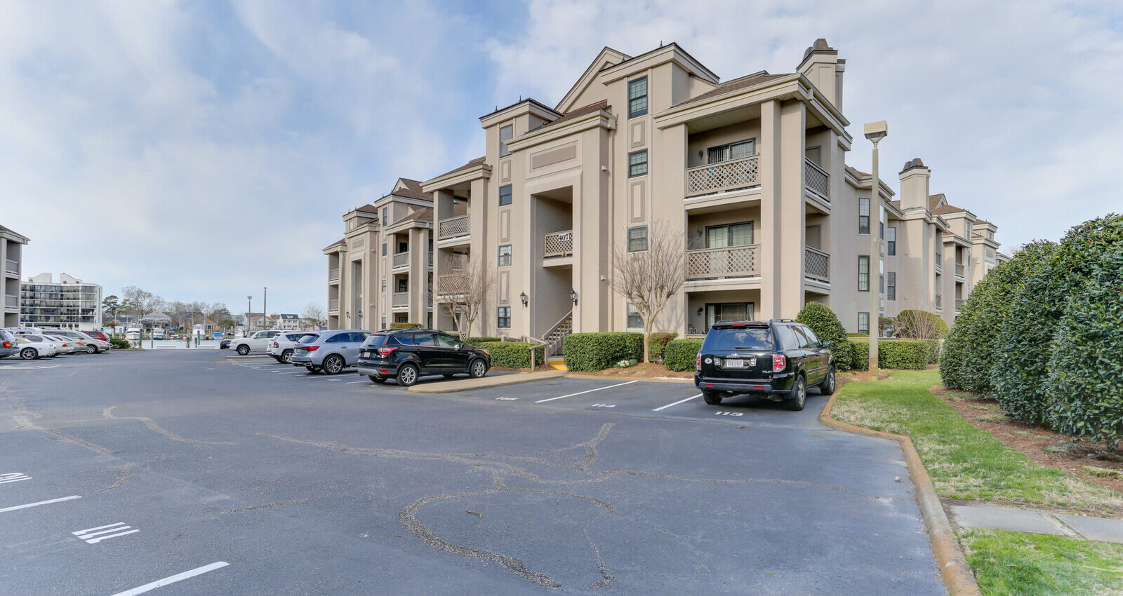 407 Harbour Point #304